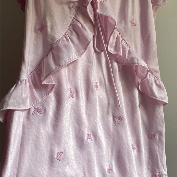 🆕 Light Pink Ruffled Butterfly Satin Dress Size M New - Picture 3 of 5
